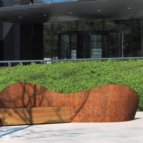 Bank für den öffentlichen Raum / originelles Design - CURVO - LAB23 - Holz / galvanisiertem Stahl / COR-TEN®-Stahl