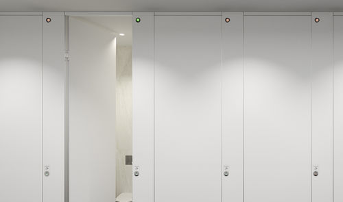 Kontaktlose Sanitärkabine - TOI - Stern Engineering Ltd. - Aluminium / HPL / Aluminium