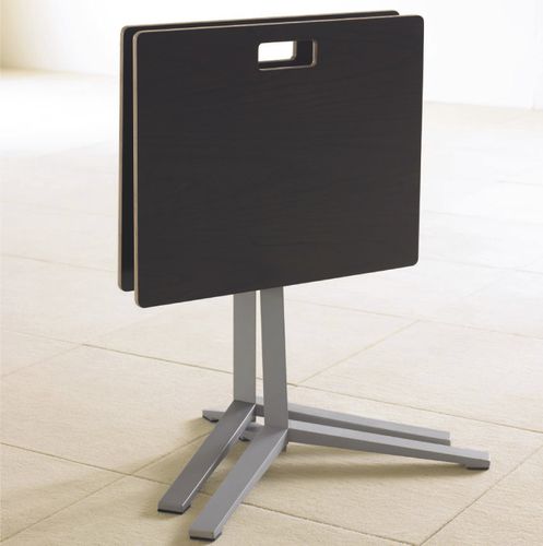 Bodenstehender Computertisch. - TEKNION DNA - Teknion - modern / gerade / Gestell aus Metall