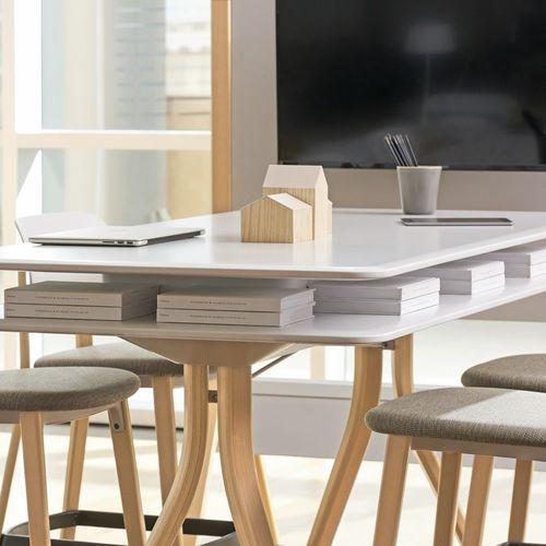Moderner Arbeitstisch - ZONES  - Teknion - Holz / Gestell aus Holz / rechteckig
