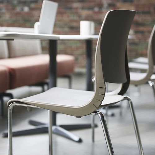 Moderner Besucherstuhl - VARIABLE - Teknion - für den Innenraum / Aluminium / Kunststoff