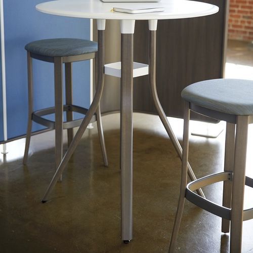 Kunststoff-Arbeitshocker - ZONES  - Teknion - Gestell aus Holz / schwarz