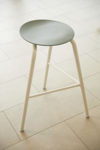 Moderner Hocker - ROUTES - Teknion - Kunststoff / Gestell aus pulverbeschichtetem Stahl / mit 3 Beinen