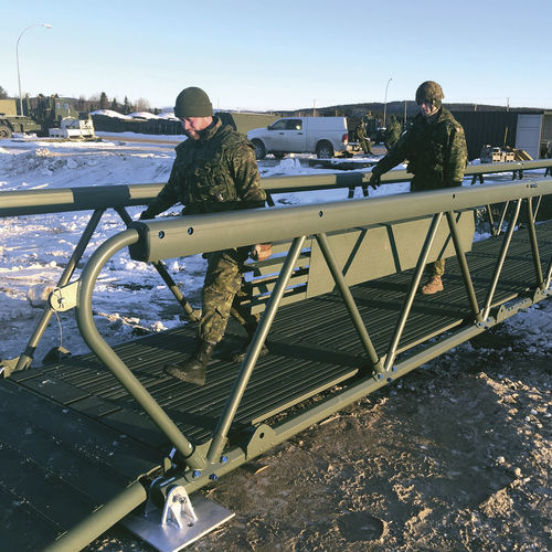 Aluminium-Brücke - MAADI Group - Fachwerk / für Fußgänger / modular