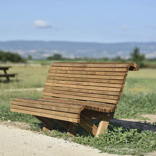 Moderne Bank für den öffentlichen Raum - 627 017 - Rondino - Holz / mit Rückenlehne / ohne Armlehnen