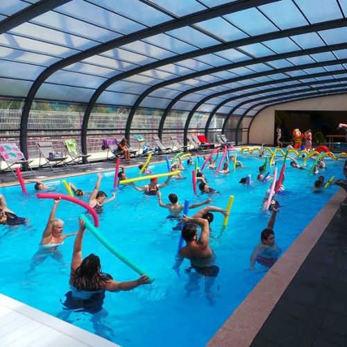 Schwimmbadüberdachung für Wandmontage - VLD ADOSADA DESLIZANTE - VEGAMETAL - feststehend / Polycarbonat / mit manueller Bedienung