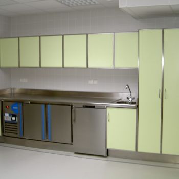 Edelstahl-Arbeitsplatte - OFFICES - FRANCE INOX INDUSTRIE - für Profiküchen / mit abgerundeten Kanten / maßgefertigt