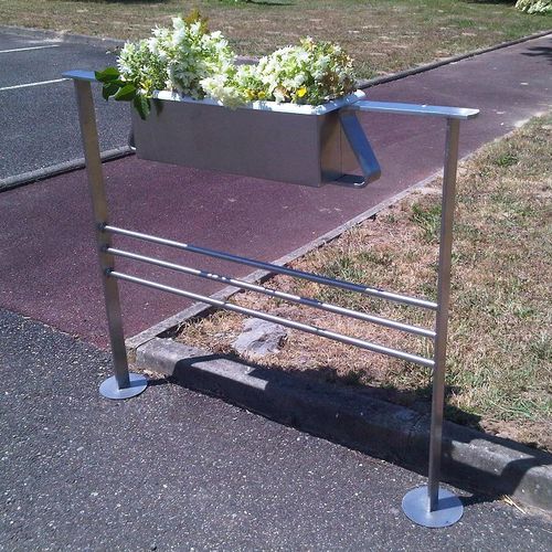 Schutzabsperrung - ALIZÉ - FRANCE INOX INDUSTRIE - feststehend / Edelstahl / für öffentliche Bereiche