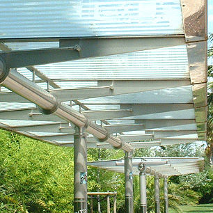 Metall-Buswartehalle - OUVRAGES D'ART - FRANCE INOX INDUSTRIE - Glas