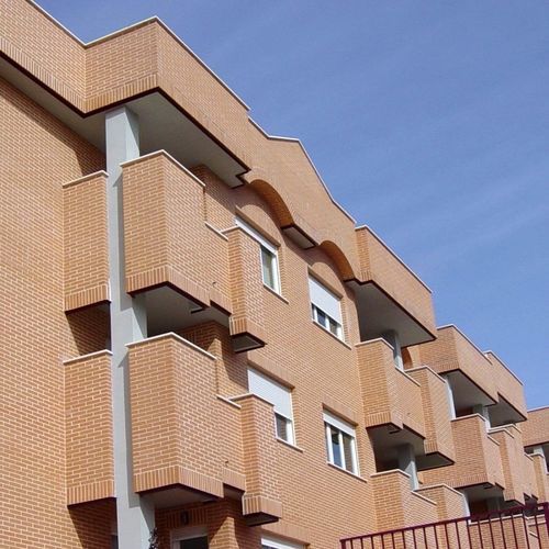 Ziegel für Fassaden - Alcántara - La Paloma Cerámicas - Hohl / glatt / rot