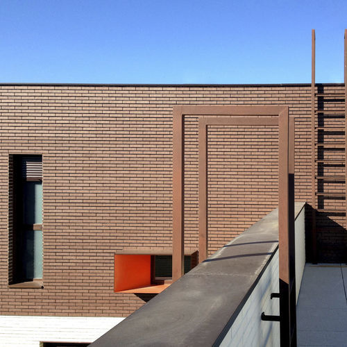 Ziegel für hinterlüftete Fassade - FRONTISS Asturias - La Paloma Cerámicas - Hohl / rot