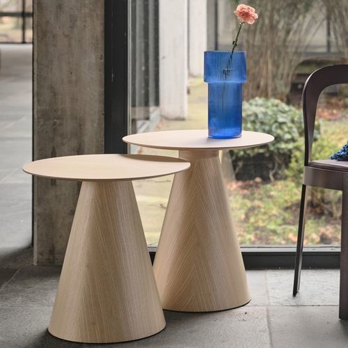 Moderner Beistelltisch - JACKLESS - Blå Station - Massivholz / Holzfurnier / Aluminium