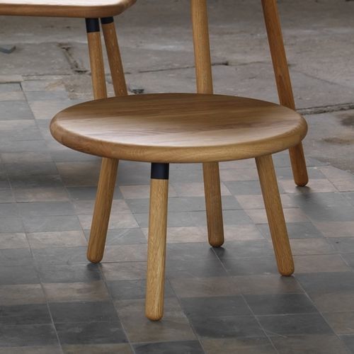 Moderner Couchtisch - HONKEN - Blå Station - Eiche / Massivholz / Gestell aus Holz