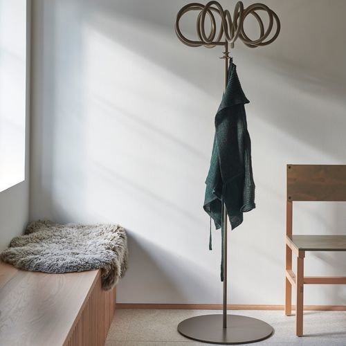 Bodenstehender Garderobenständer - VISP - Blå Station - modern / aus lackiertem Stahl / schwarz