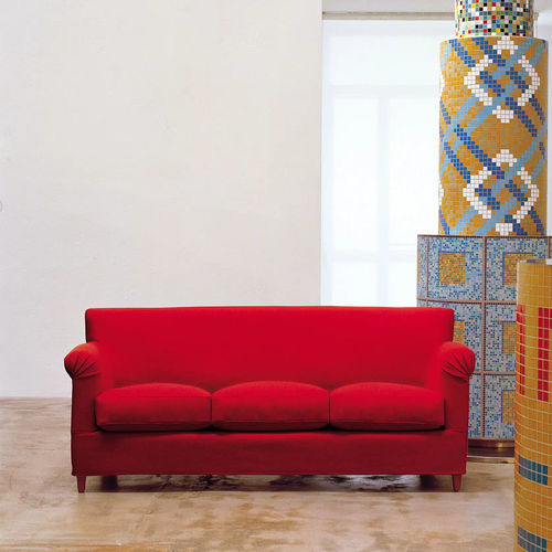 Klassisches Sofa - Country.club - Campeggi - Stoff / mit Armlehnen / mit abnehmbarem Kissen