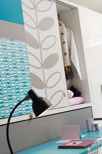 Moderner Kleiderschrank - POPPIBOARD - Clei - Holz / mit Schwingtür / mit Bettbrücke