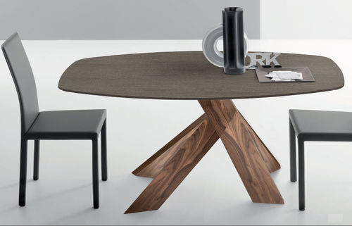 Moderner Tisch - MOÀ - Compar - Holz / oval / ausziehbar