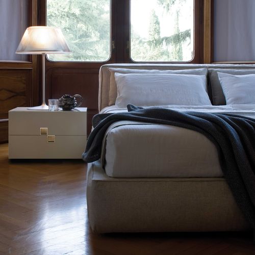 Moderner Nachttisch - QUERINI - ESTEL - Esche / Leder / lackiertes Glas