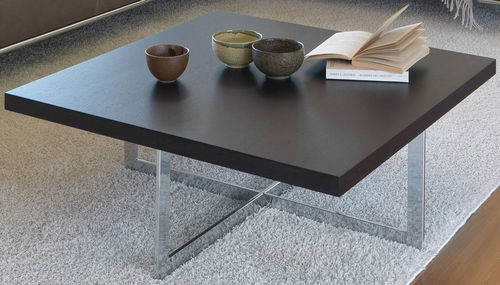 Moderner Couchtisch - AZALEA - Gyform - Holz / Gestell aus Metall / rund
