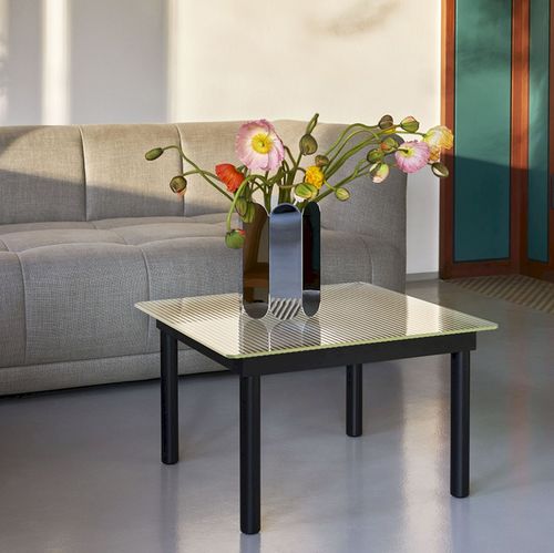 Moderner Couchtisch - KOFI - Hay a/s - Glas / Gestell aus Eiche / Gestell aus Nussbaum