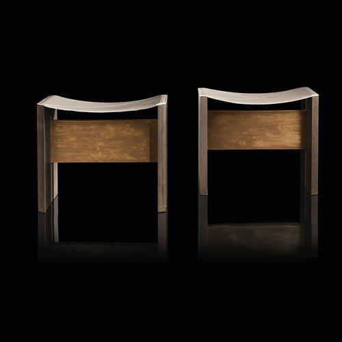 Moderner Hocker - RIO - Henge - Leder / Massivholz / Gestell aus Messing