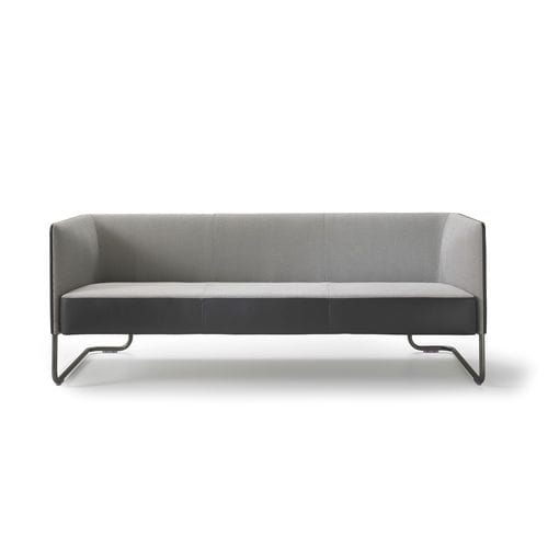 Modernes Sofa - LOUNGE - i4 MARIANI - Stoff / Leder / mit Armlehnen