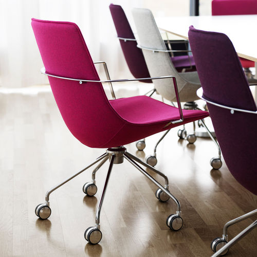 Moderner Besucherstuhl - COMET - Lammhults Möbel AB - für den Innenraum / Stoff / Leder