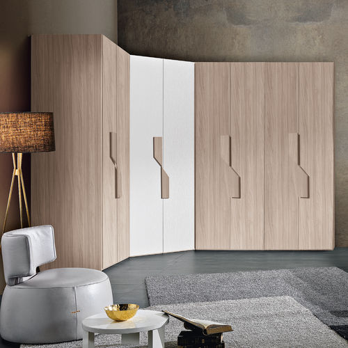 Eckkleiderschrank - WE507 - M.C.S. - modern / lackiertes Holz / mit Schwingtür