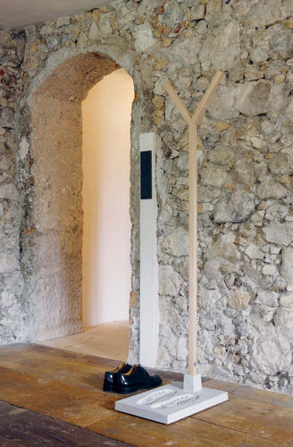 Bodenstehender Garderobenständer - STELLVERTRETER - Moormann Nils Holger - modern / Holz
