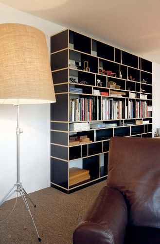 Modernes Bücherregal - EGAL - Moormann Nils Holger - Holz / schwarz