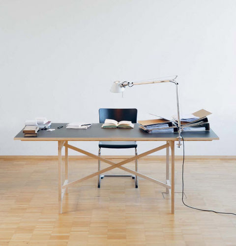 Moderner Schreibtisch - EGON - Moormann Nils Holger - Esche / mit 4 Beinen