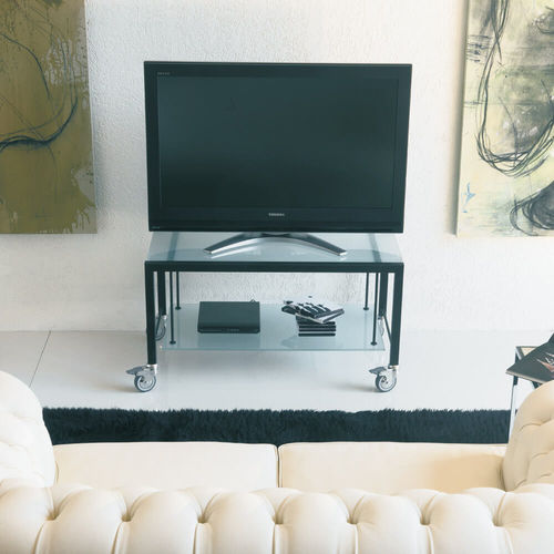 Modernes Fernsehmöbel - A41.FUORIMILANO - XABITAre - mit Rollen / Glas / aus lackiertem Metall
