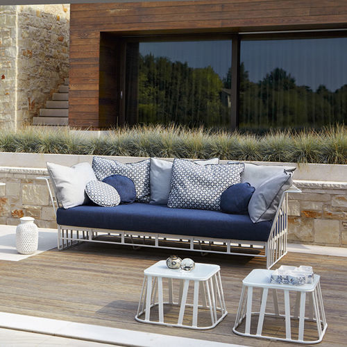 Modernes Sofa - HAMPTONS GRAPHICS - Roberti Rattan - für Terrasse / Stoff / mit Armlehnen
