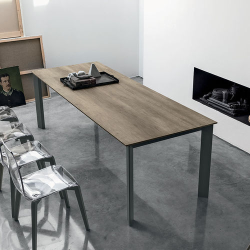 Moderner Esstisch - SATURNO 160 - Target Point - lackiertes MDF / Hartglas / Feinsteinzeug