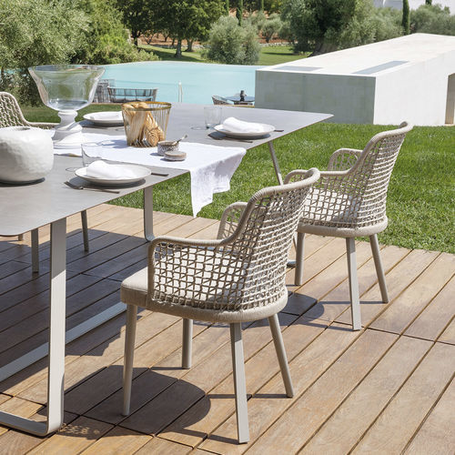 Gartenstuhl mit Armlehnen - EMMA - Varaschin - modern / für Terrasse / für Strand