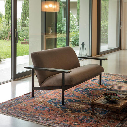 Modernes Sofa - Kinoko  - Zilio A&C - Stoff / mit Armlehnen / braun