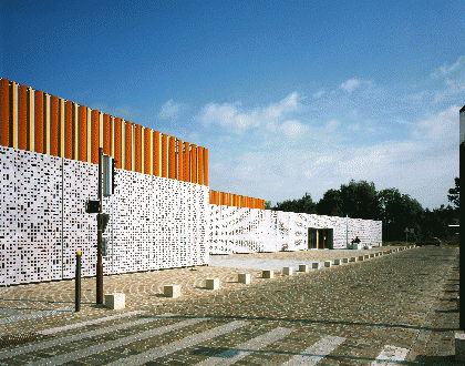 Faserbeton-Sonnenschutzlamelle - Ductal® - BFUP - Betsinor - für Fassaden / perforiert