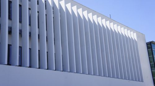 Glasfaserbeton-Sonnenschutzlamelle - COMPOSITE CIMENT VERRE - Betsinor - für Fassaden / vertikal