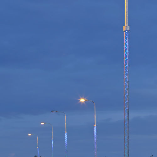Straßenlaterne - RESYA - Valmont France - originelles Design / Stahl / LED