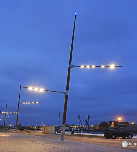 Lichtmast - HAUBAN&Eacute; - Valmont France - Holz / Aluminium