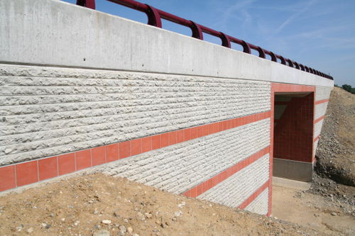 Schalungsform für Stützmauer - LARNAKA - RECKLI GmbH - für Sichtbeton