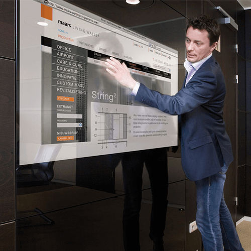 Trennwand mit Touchscreen - MULTIMEDIA - Maars - festinstalliert / Glas / für professionellen Einsatz