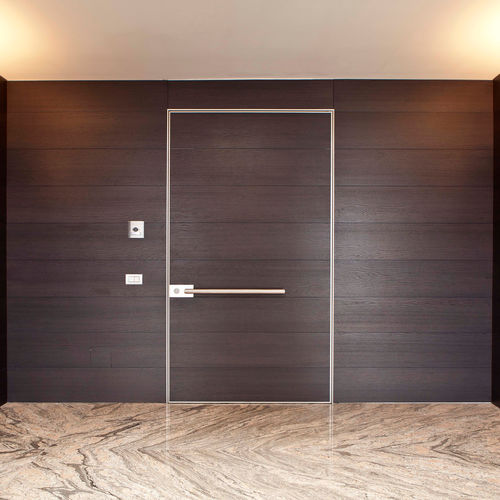 Eingangstür - SYNUA WALL SYSTEM - Oikos Venezia - Holz / drehend / ohne Verglasung