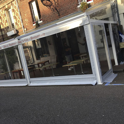 Selbsttragende Pergola - ID4 - Socotex - Abritez-vous chez nous - angebaut / thermolackiertes Aluminium / mit Stoffüberdachung