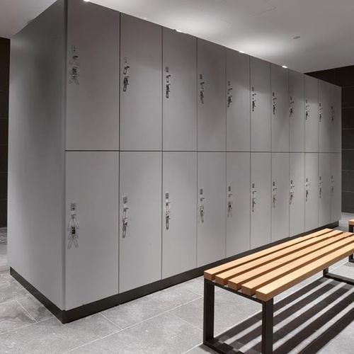 Melaminbeschichteter Garderobenschrank - NORMA - Fit Interiors - für öffentliche Einrichtungen / für Sportanlage / für Gewerbegebrauch