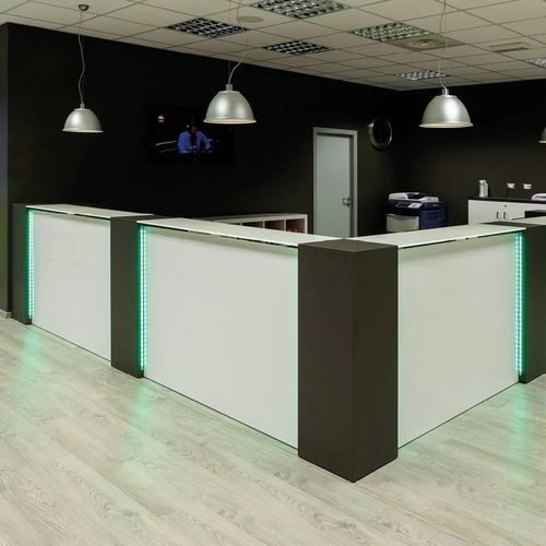 Modulare Empfangstheke - SQUARE - Fit Interiors - Laminat / melaminbeschichtet / beleuchtet