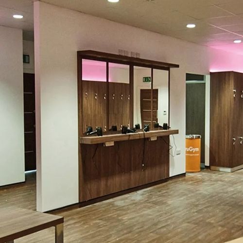 Wandmontierter Spiegel - VELVET - Fit Interiors - für Gewerbegebrauch / modern / rechteckig