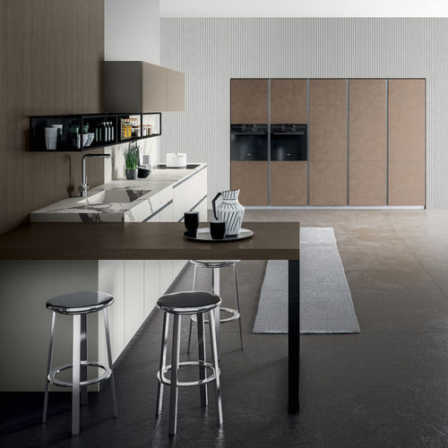 Moderne Küche - T16 : COMPOSIZION 01 - ARMONY CUCINE - Glas / ohne Griff / lackiert