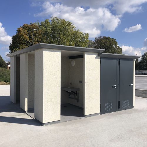 Öffentliche Toilette / Beton - SANINOMADE - Francioli