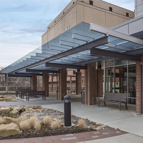 Vordach für Geschäftsgebäude - SKYSHADE 2500® - EXTECH Exterior Technologies, Inc - Metall / Glas / flach